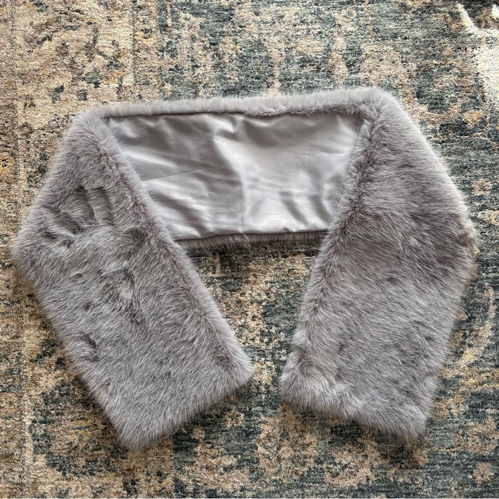 Azazie Gray Faux Fur Wrap - Picture 4 of 8